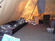 Winterkamperen tipi slaapplek